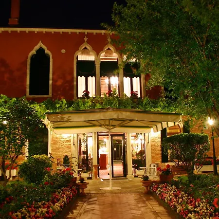 Pensione Accademia - Villa Maravege-2